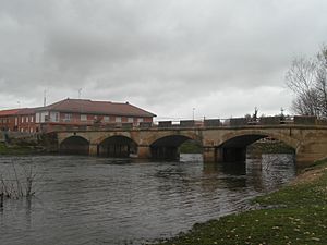 Archivo:Puente sobre el río Tuerto en Santa Maria de la Isla