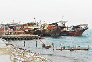 Archivo:Puerto de Dhows de Umm al-Qaywayn