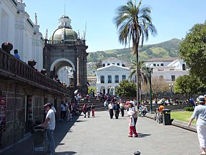 Archivo:Quito-Catedral-01