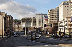 Suresnes boulevard Henri Sellier 001.JPG