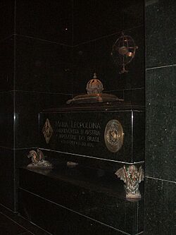 Archivo:Túmulo de Maria Leopoldina, capela imperial