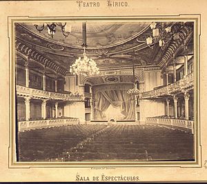Archivo:Teatro Lírico de Barcelona - Vista del escenario desde la platea