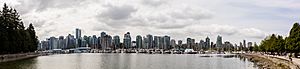 Archivo:Vista de Vancouver desde el parque Stanley, Canadá, 2017-08-14, DD 02-03 PAN