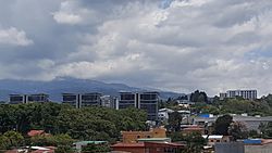 Vista de las montañas de Curridabat 2019.jpg
