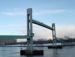 Archivo:Ward's Island Bridge, New York City