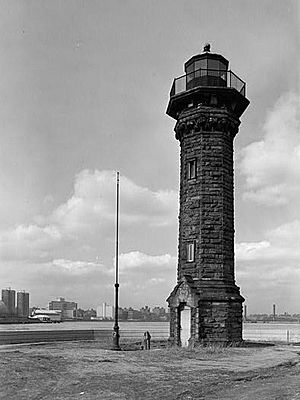 Archivo:Welfare Island, Lighthouse, New York (New York County, New York)