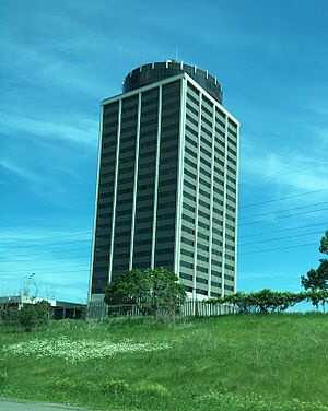 Archivo:Wells Fargo Plaza Bloomington