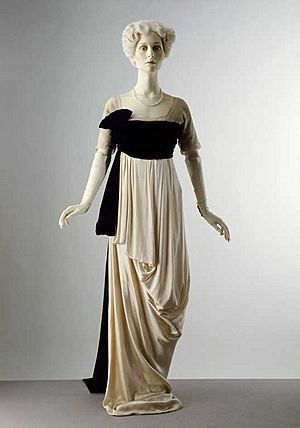 Archivo:1912 evening dress