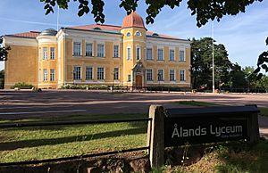 Archivo:AlandsLyceumMariehamn - 1