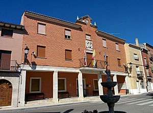Archivo:Ayuntamiento de Cevico de la Torre