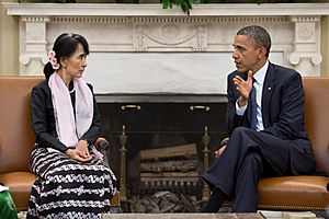 Archivo:Barack Obama and Aung San Suu Kyi September 2012