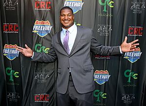 Archivo:Calais Campbell picture