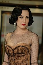 Archivo:Dita Von Teese at Cannes 2007