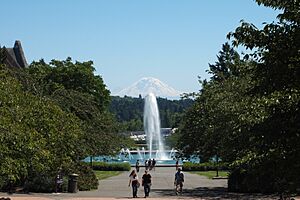 Archivo:Drumhellerfountain