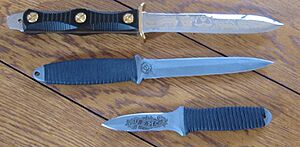 Archivo:Ek knives