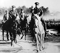 Archivo:Emperor Shōwa Army 1938-1-8