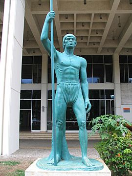 Enriquillo Statue Santo Domingo.jpg