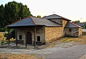 Archivo:Ermita de la Veracruz en San Román de Bembibre