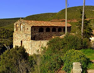 Archivo:Església castell de Mediona, el Penedes, Barcelona