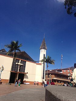 Fotografia de la Iglesia de El Carmen de Viboral.jpg