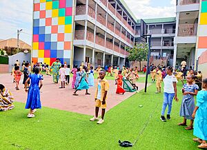 Archivo:Groupe Scolaire Mo.La.Sy Kobaya