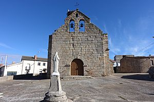 Archivo:Iglesia de San Atanasio, Puebla de Azaba 02