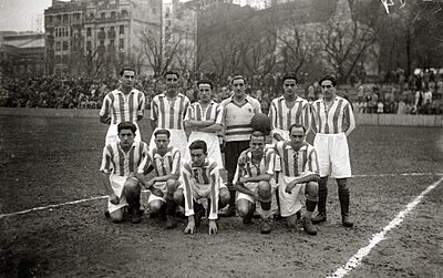 Archivo:La Real Sociedad en el primer partido de Liga de Primera División en el campo de Atotxa (4 de 4) - Fondo Marín-Kutxa Fototeka