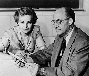 Archivo:Laura and Enrico Fermi 1954