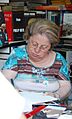 Maria Antonia Iglesias firmando en la Feria del Libro de Madrid de 2007