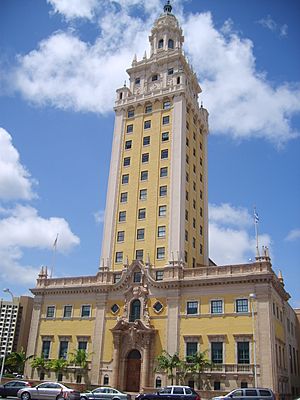 Archivo:Miami Downtown Freedom Tower