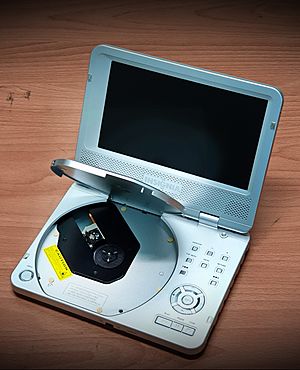 Archivo:Portable DVD player