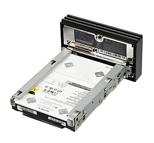 Archivo:Sony-PlayStation-2-Hard-Drive-wNetwork-Adaptor