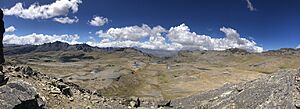 Archivo:Tunari Landscape