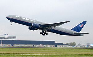 Archivo:United Airlines 777 N777UA