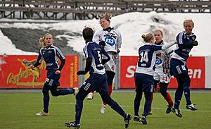 Archivo:Womens soccer in Finland