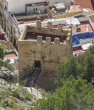 Archivo:1. Torre del castell i muralles de Cullera (Ribera Baixa, País Valencià)