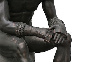 Archivo:Boxer of quirinal hands