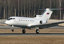 Archivo:Bugulma Air Enterprise Yakovlev Yak-40