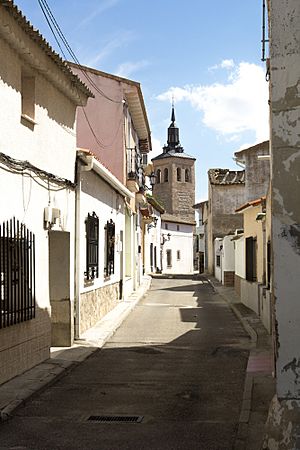 Archivo:Calle Iglesia en Ugena, Raúl Santiago Almunia
