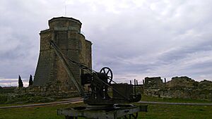 Archivo:Castillo de los Duques de Alba de Tormes