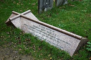 Archivo:Church of St Mary Theydon Bois Essex England - Frances Mary Buss grave