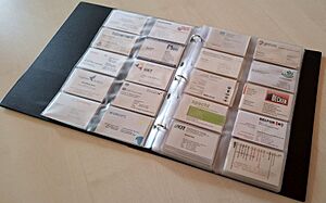 Archivo:Collecion en forma de libro para la oficina