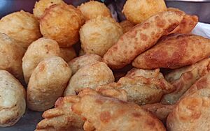 Archivo:Empanadas y rellenos en Cobija