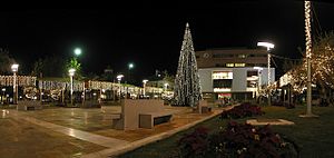 Archivo:Fuengirola-ayuntamiento-navidad-20070102-16847 16854-a1b4