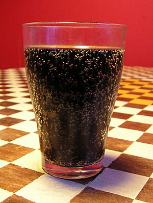 Archivo:Glass-of-kvass