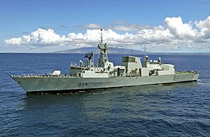 Archivo:HMCS Regina (FFH 334) 1