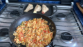 Huevos a la mexicana y quesadillas
