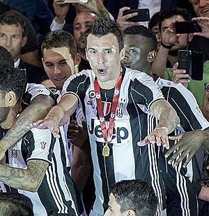 Archivo:Juventus Coppa Italia 2017 - Mario Mandžukić