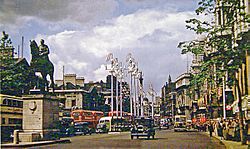 Archivo:London Whitehall, just before the 1953 Coronation geograph-3190134-by-Ben-Brooksbank
