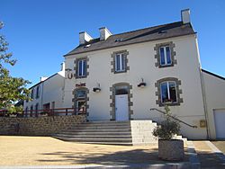 Mairie de Lanneuffret, Finistère 01.jpg